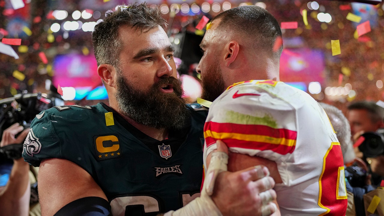 Bills’ Jordan Phillips rips Jason Kelce after Eagles player accused him of dirty tactics