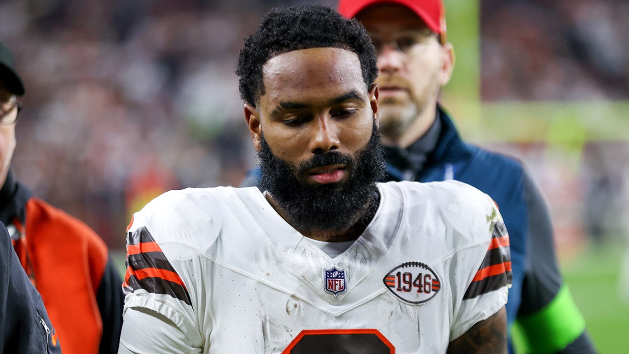Browns’ Elijah Moore should retire after scary injury, ‘Concussion’ doctor says