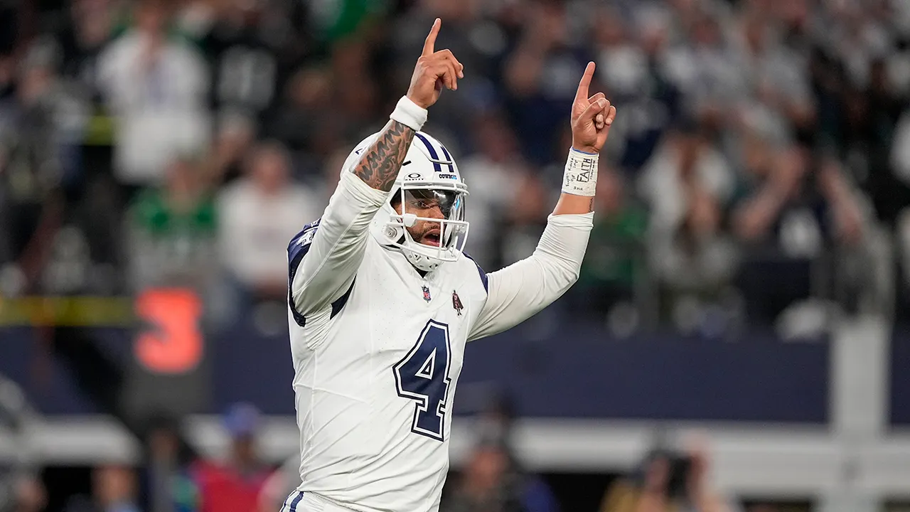 Cowboys notch 10th win behind Dak Prescott’s 2 touchdowns