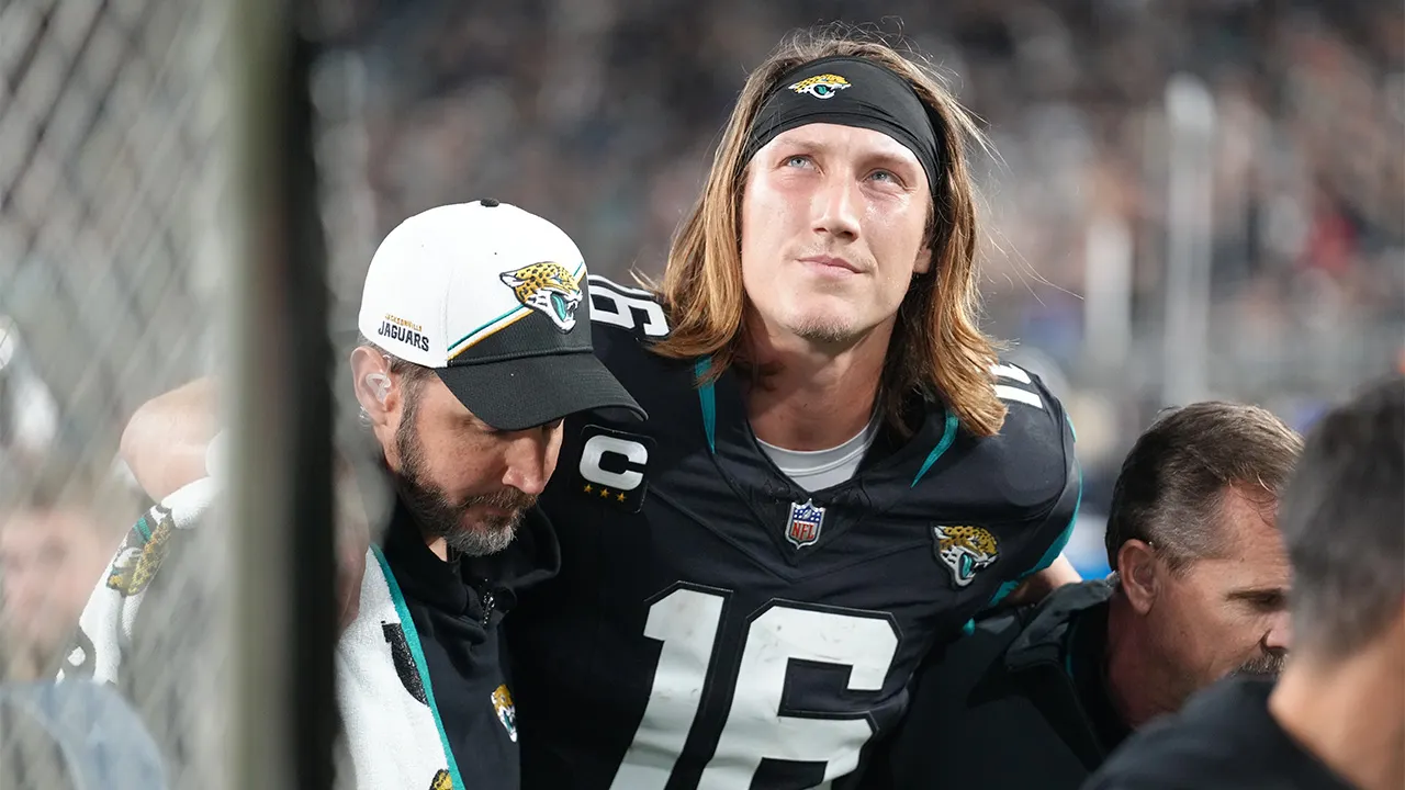 Jaguars planning on starting Trevor Lawrence against Browns just six days after high ankle sprain: report