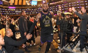 Lakers barred from wearing alternate uniforms for In-Season Tournament game due to potential clash with court