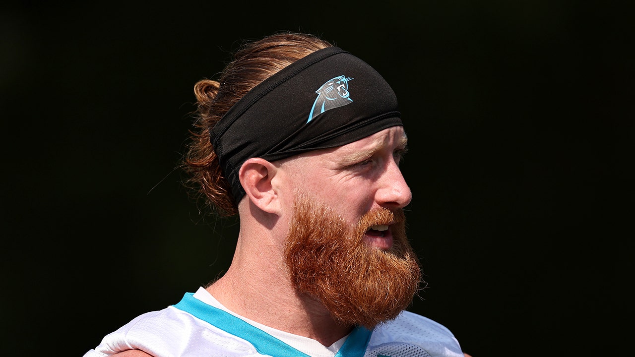 Panthers’ Hayden Hurst dealing with post traumatic amnesia after November hit, father reveals