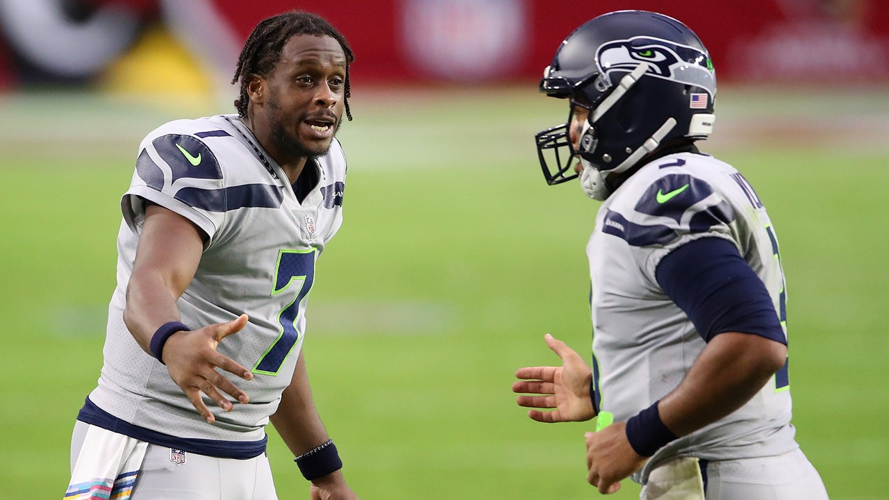Seahawks’ Geno Smith has simple message for Russell Wilson after Broncos QB is benched