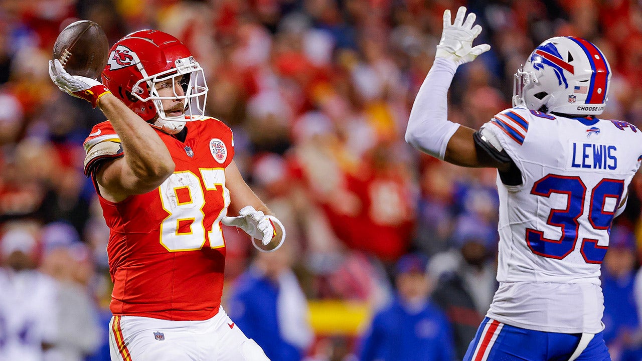 Travis Kelce’s clever play to score touchdown taken off board after Kadarius Toney’s mistake