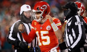 Chiefs’ Patrick Mahomes didn’t want to come out of game after helmet crack