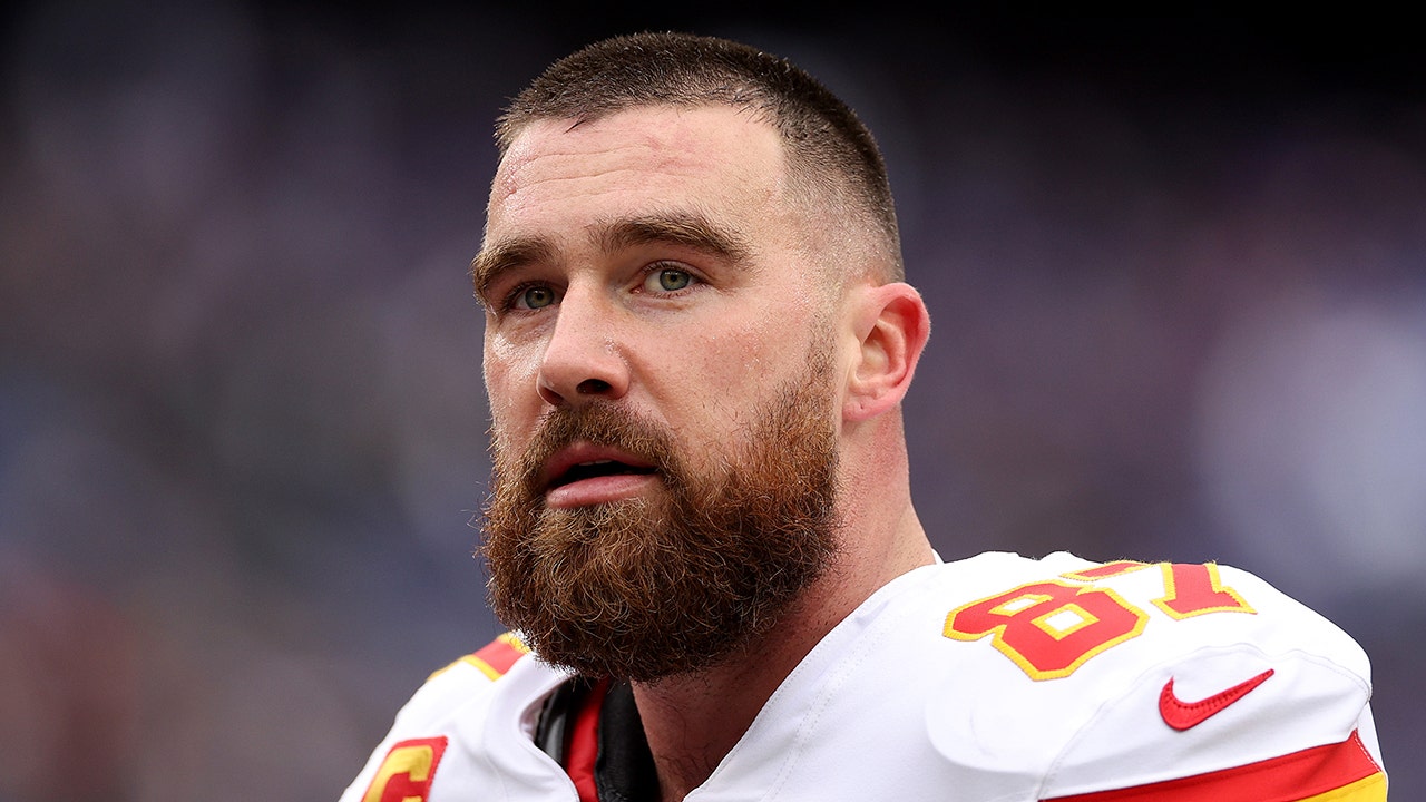 Chiefs' Travis Kelce makes incredible 1-handed TD grab in AFC title game, Taylor Swift goes wild in suite