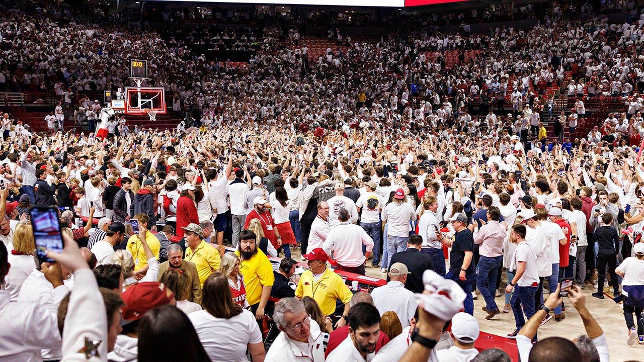 College basketball analyst Jay Bilas on court storming: ‘Fans do not belong’ on the floor ‘ever’