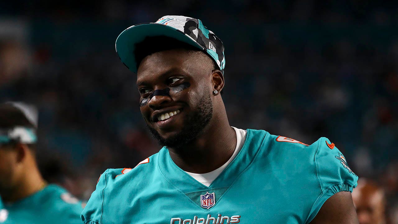 Dolphins’ Emmanuel Ogbah talks Dolphins clinching postseason berth, learning from ‘legendary’ coach Vic Fangio
