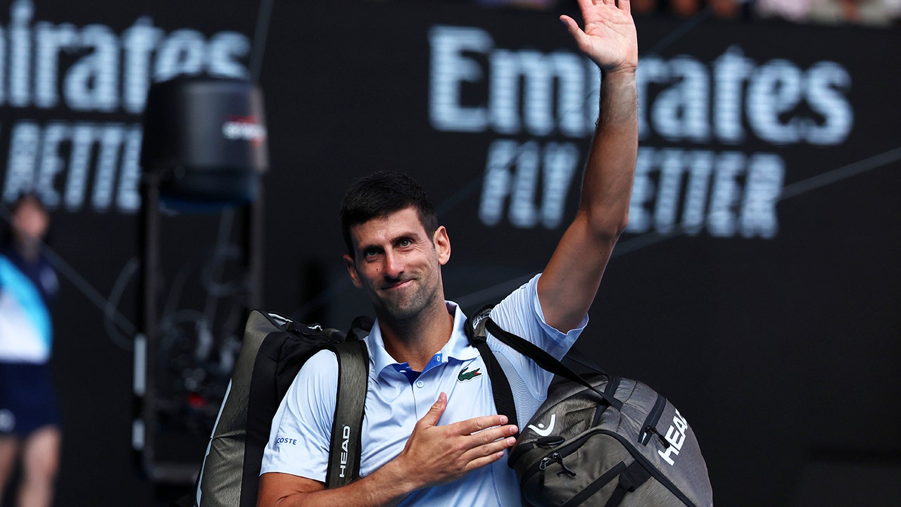 Jannik Sinner defeats Novak Djokovic in Australian Open semifinal