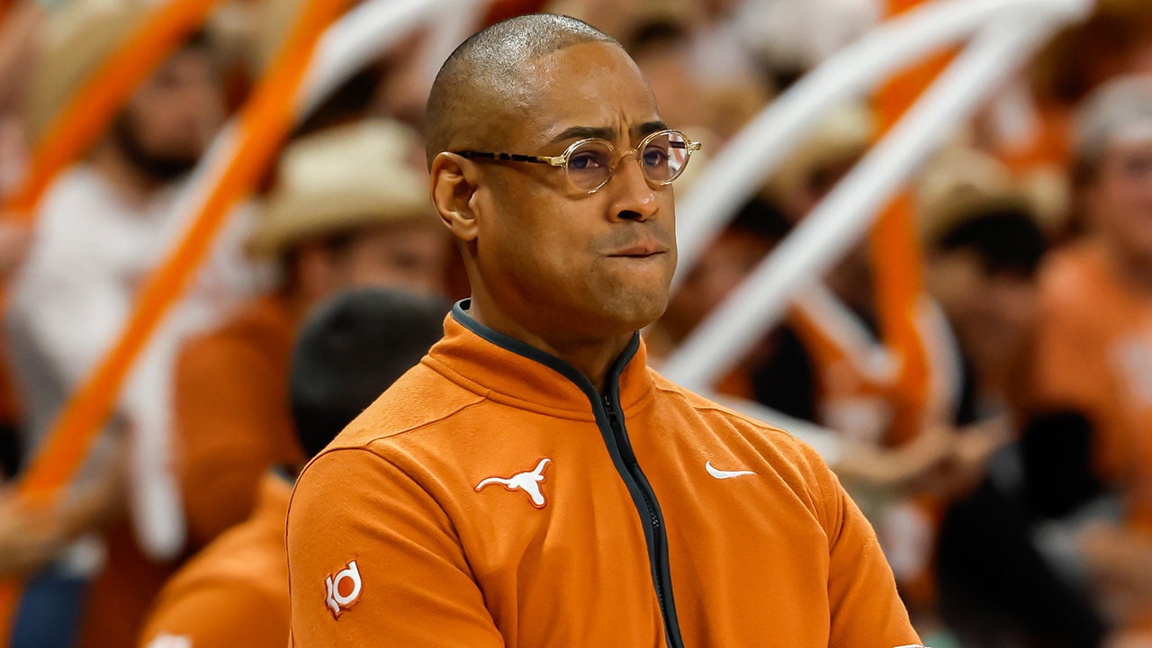 Texas coach Rodney Terry shouts at UCF players over ‘horns down’ gesture: ‘Don’t do that s—‘