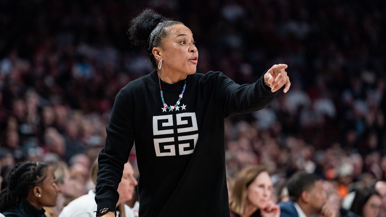 Dawn Staley on significance of statue in Columbia where Confederate flag once stood: ‘Bigger than basketball'