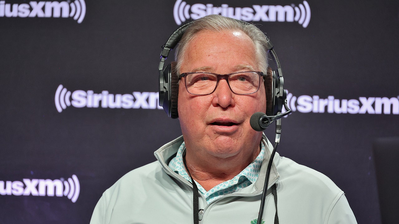 Former NFL QB Ron Jaworski rips 'whining' Dolphins players who celebrated Vic Fangio's departure