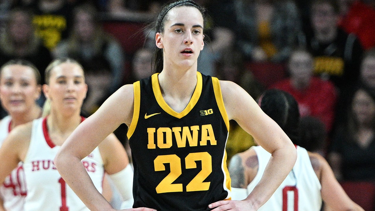 Iowa's Caitlin Clark reveals request for NCAA scoring record-breaking moment: 'Don't stop the game'