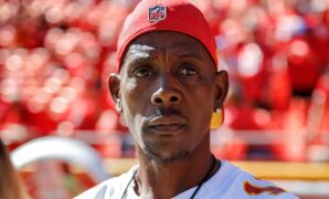 Patrick Mahomes' dad able to travel to Las Vegas for Super Bowl, judge says