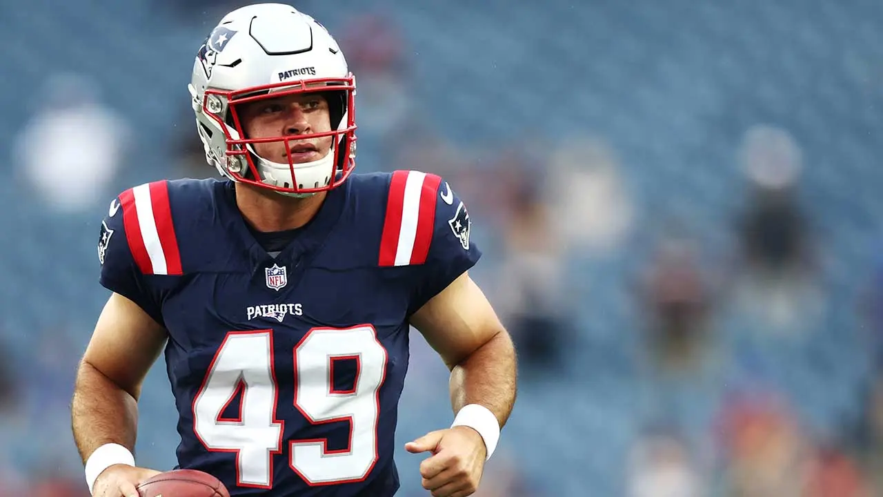 Patriots' Joe Cardona 'honored' to receive Salute to Service Award, shares how Americans can end divisiveness