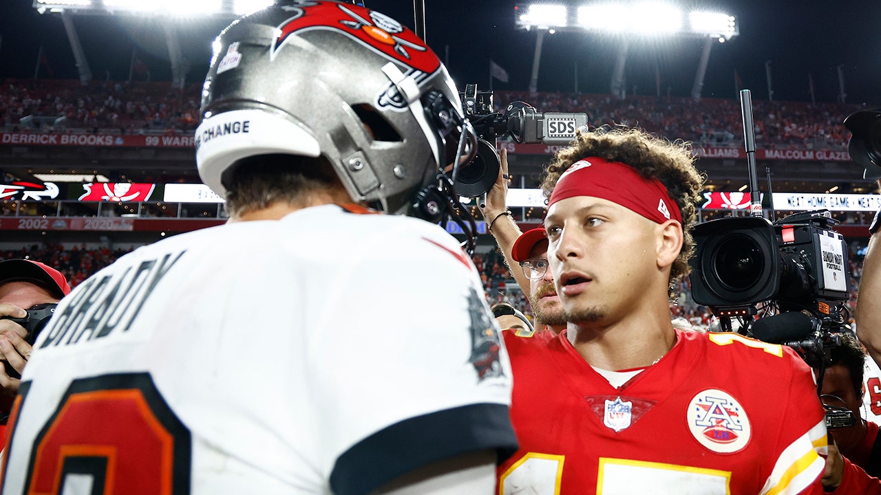 Patriots' Robert Kraft weighs in on Tom Brady, Patrick Mahomes comparisons