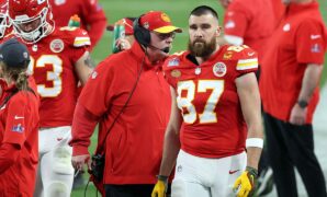 Relationship coach says Taylor Swift should be 'concerned' about Travis Kelce's sideline outburst