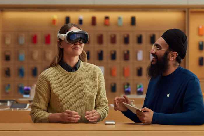 The public has gotten their hands on apple vision pro here are the most viral videos and memes so far