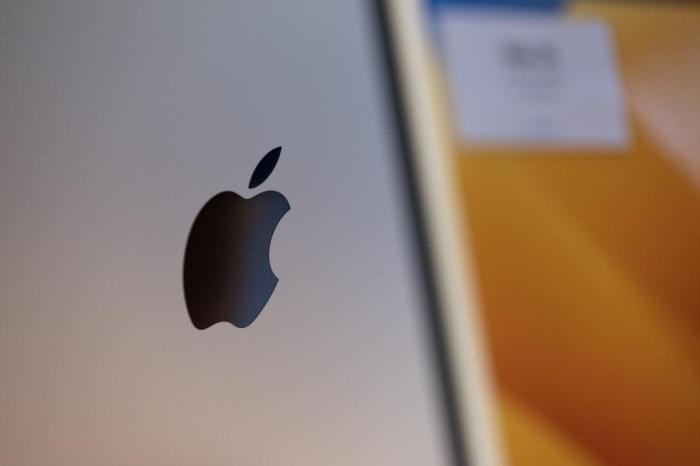 Apple us government ai voluntary commitment