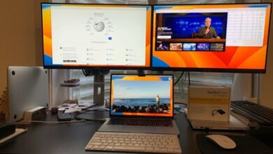 The m3 macbook air supports dual external monitors but only with its lid closed