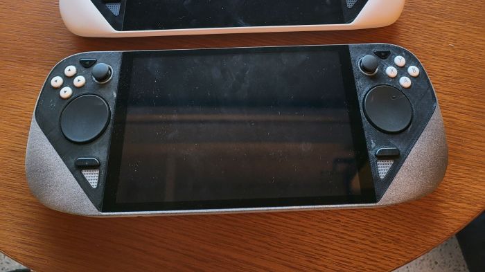 This awesome mod turns a steam deck into a bondi blue imac g3 well sort of