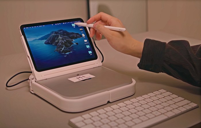 Someone combined the ipad mini and the mac studio into a desktop dock and its perfect