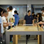 The next iphone se is getting an oled display and im considering switching