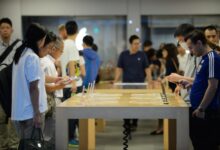 The next iphone se is getting an oled display and im considering switching