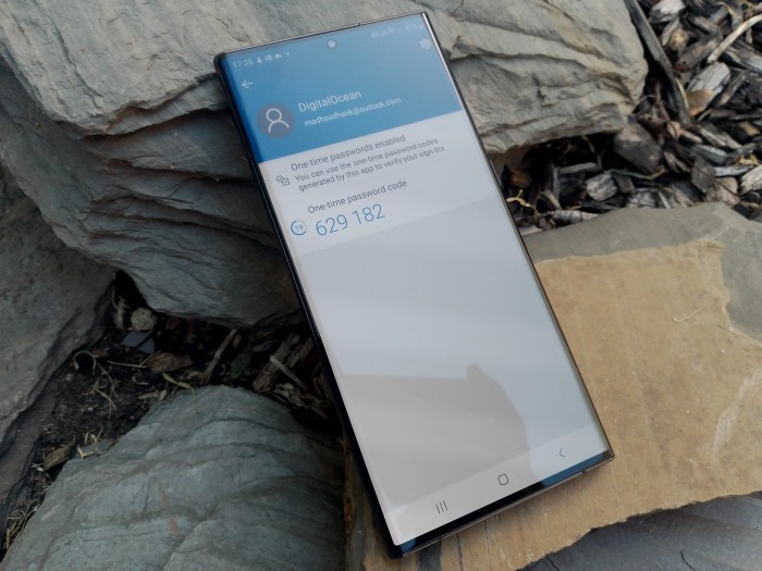 Authenticator authentication authy wirecutter quickly unlike harder doesn Authy vs google authenticator