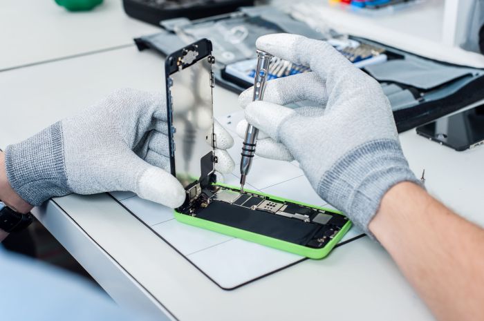 4 things apple just revealed about repairing iphones including upcoming better third party support