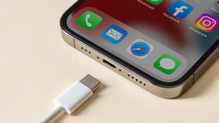 Is this our first glimpse at the iphone se 4 potential renders show off display notch usb c port and a 61 inch screen