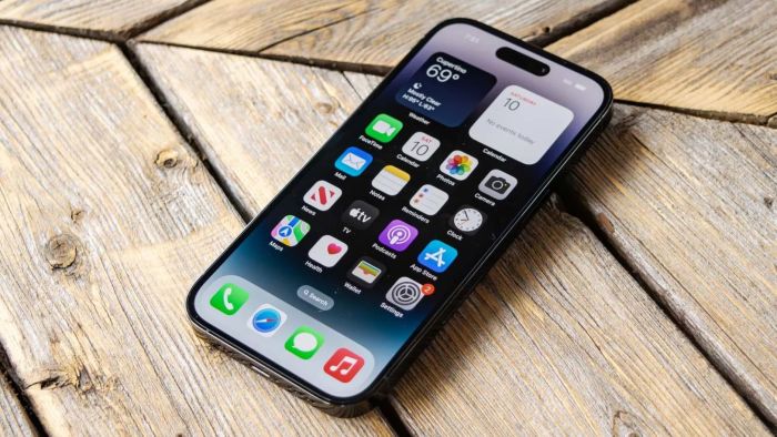 Apples iphones are so good and last so long people arent buying new ones as activations slump