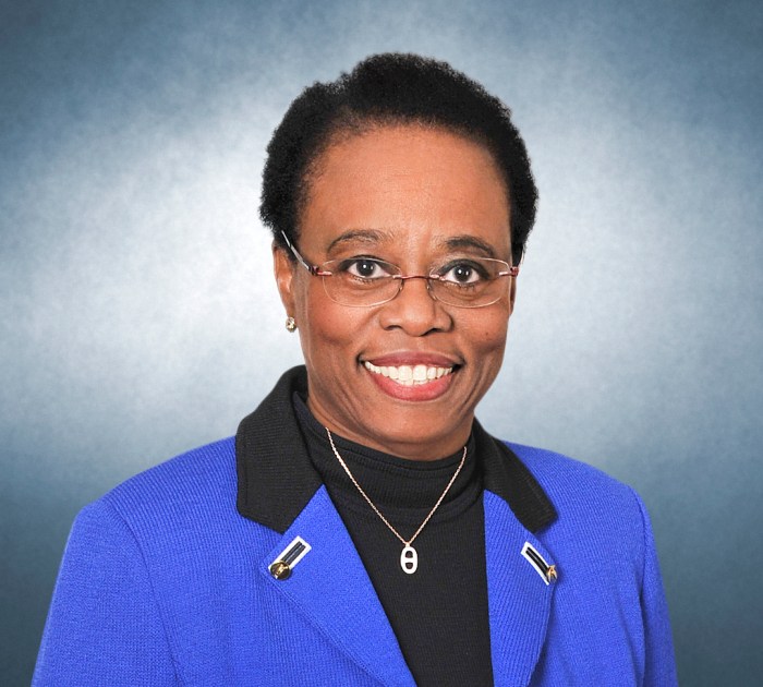 Apples board of directors welcomes space program expert dr wanda austin joins as al gore departs